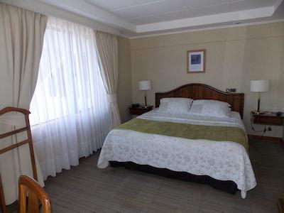 بست وسترن هتل فینیز ترا