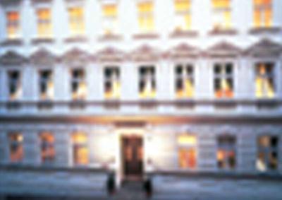 هتل مالا استرانا