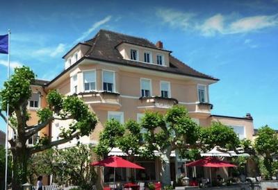 رهینهتل نیرستین