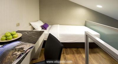 وی هتل بنکولن