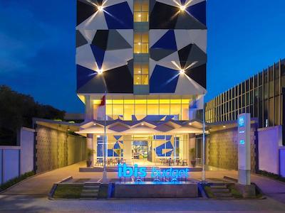 ایبیز بوجت جاکارتا تاناه ابانگ