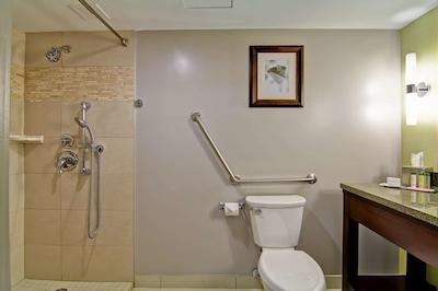 دوبلتری بای هیلتون کاملوپز