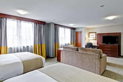 دوبلتری بای هیلتون کاملوپز