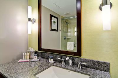 دوبلتری بای هیلتون کاملوپز