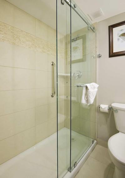 دوبلتری بای هیلتون کاملوپز