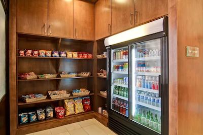 دوبلتری بای هیلتون کاملوپز