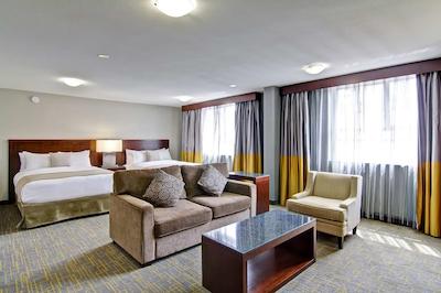 دوبلتری بای هیلتون کاملوپز