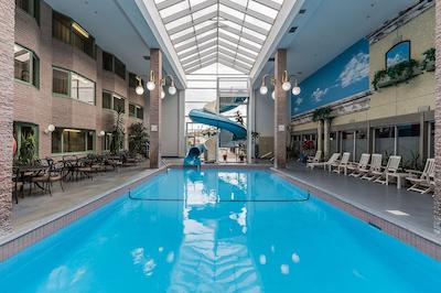 هتل ریموسکی سویتز ات سنتر د کنگرز