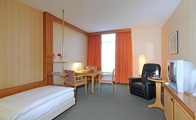 کونتری پارک-هتل لیپزیگ/برهنا