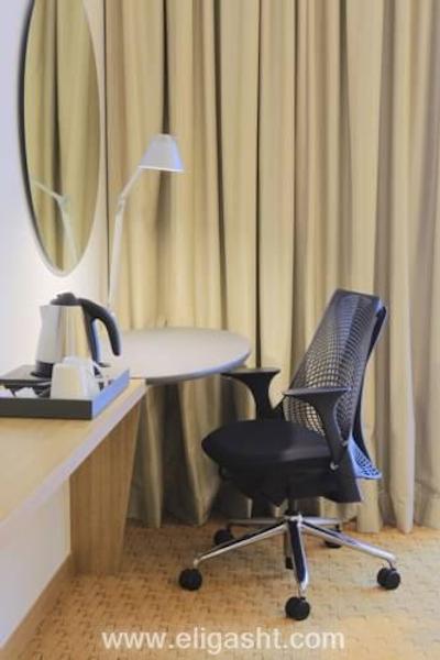 هالیدی این اورچارد سیتی سنتر