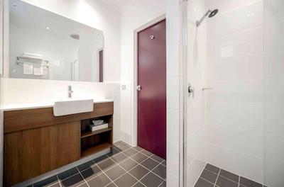 مرکور گرسونر هتل ادلید