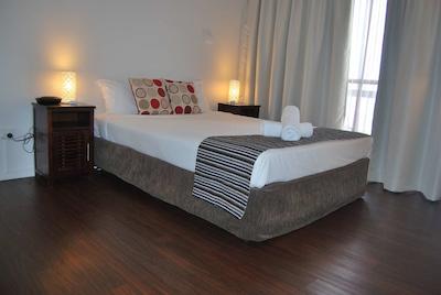 کیرنز پلازا