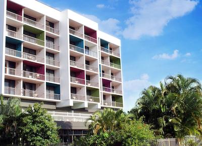 کیرنز پلازا