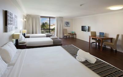 کیرنز پلازا