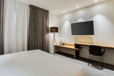 کوالیتی هتل رولز کلوب واگا