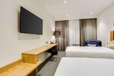 کوالیتی هتل رولز کلوب واگا