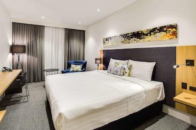 کوالیتی هتل رولز کلوب واگا