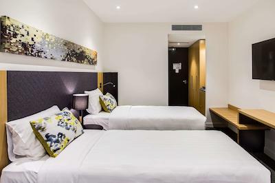 کوالیتی هتل رولز کلوب واگا