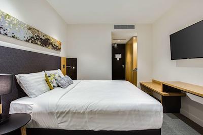 کوالیتی هتل رولز کلوب واگا