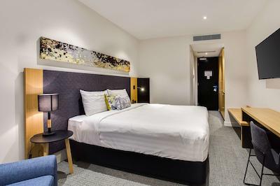 کوالیتی هتل رولز کلوب واگا