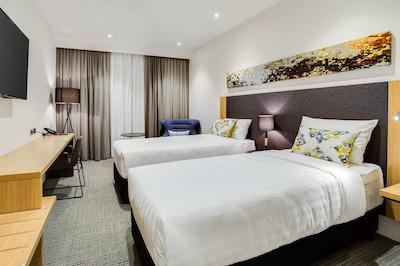 کوالیتی هتل رولز کلوب واگا