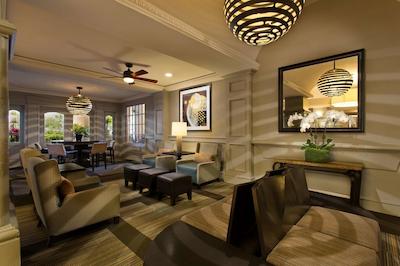 امباسی سویتز بای هیلتون اُرلاندو اینترنیشنال دریو کنونشن سنتر