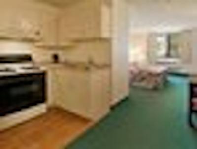 سوپر 8 پاج لاک پول