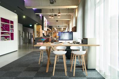 ماکسی برلین اُستباهنهف