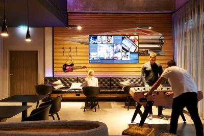 ماکسی برلین اُستباهنهف