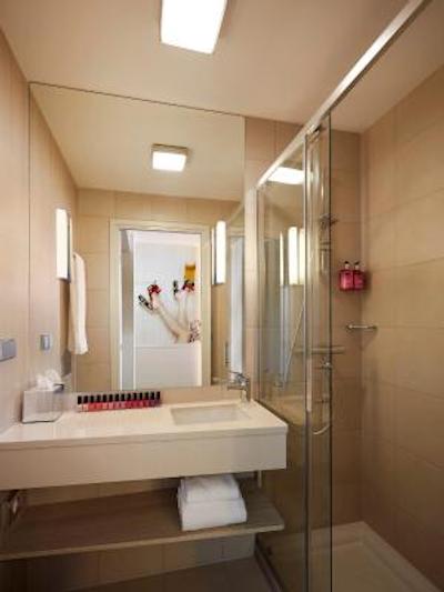 ماکسی برلین اُستباهنهف