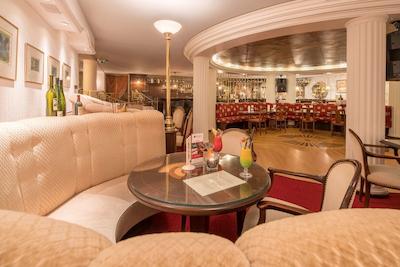 بست وسترن پرمیر اسیهتل کراوتکرمر