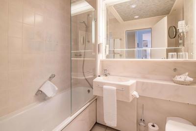 بست وسترن پرمیر اسیهتل کراوتکرمر