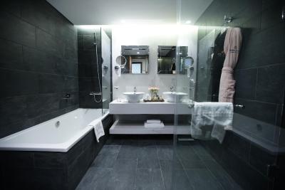 ریال تولیپ اچرافیه