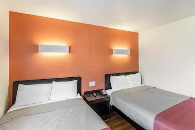 متل 6 دالاز اسود