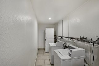 متل 6 دالاز اسود