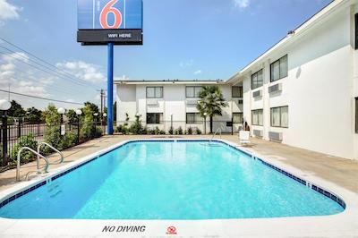 متل 6 دالاز اسود