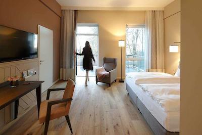 رمانتیک هتل کیلر کاوفمان