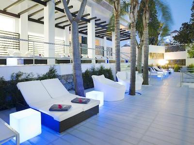 ه10 اندالوشیا پلازا