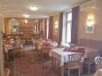 هتل پنشن هدن