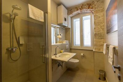 تیفانی لوکسوری رومز