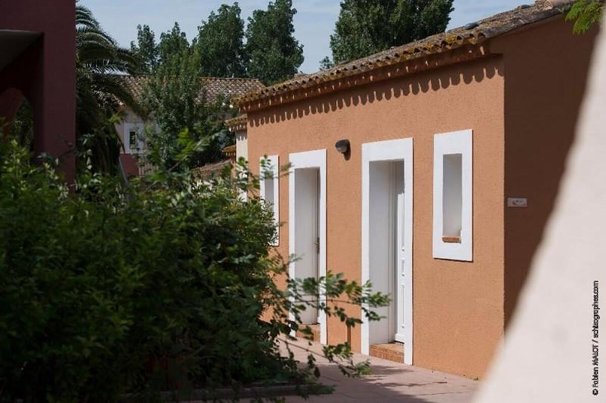 ادنیز ارلز بای اُلیدیا