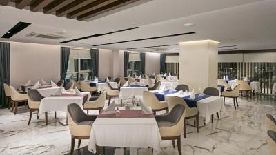 ب بوسینز هتل اند اسپا