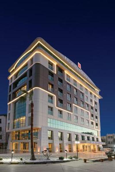 ب بوسینز هتل اند اسپا