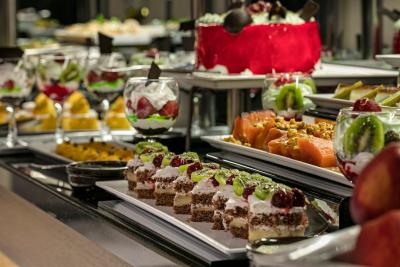 ب بوسینز هتل اند اسپا