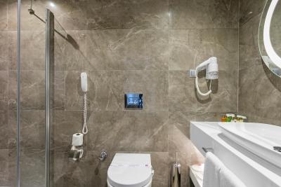 ب بوسینز هتل اند اسپا