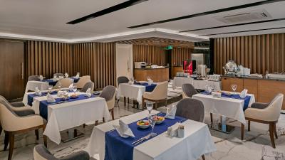 ب بوسینز هتل اند اسپا