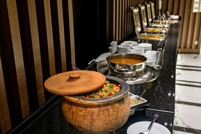 ب بوسینز هتل اند اسپا