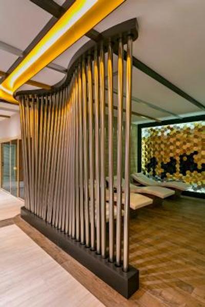 ب بوسینز هتل اند اسپا