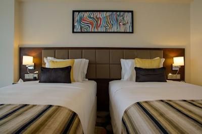 د کنکرد هتل اند سویتز