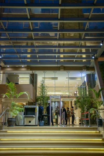 د کنکرد هتل اند سویتز